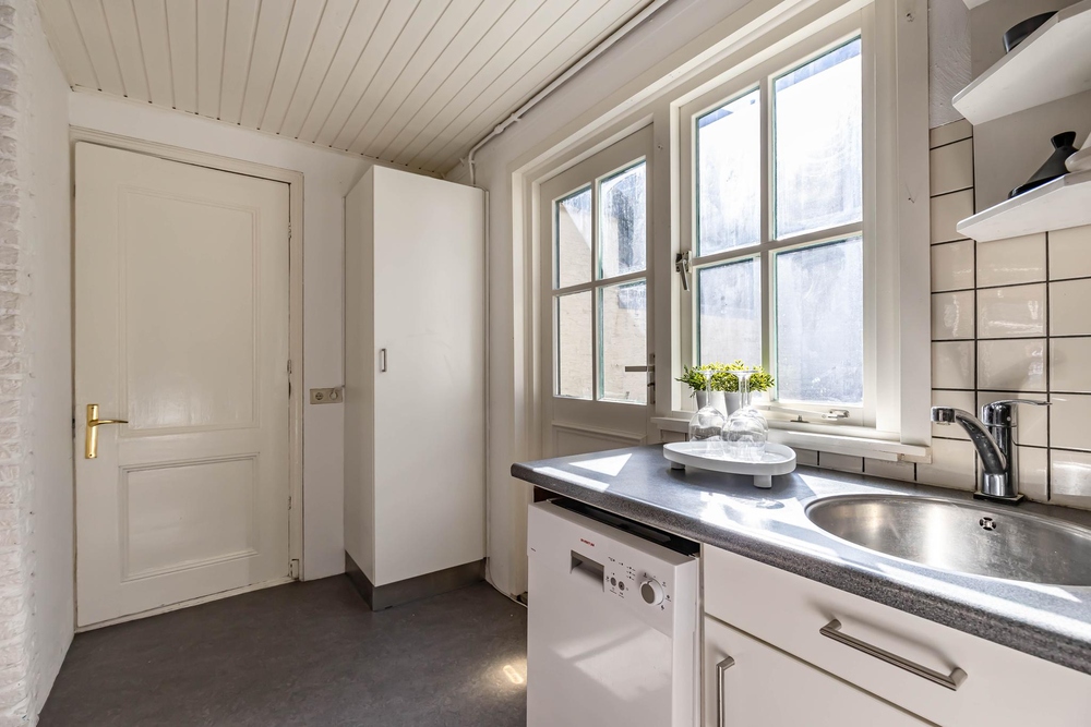 Nieuwe Blekerstraat 126, 9718 EM Groningen - € 265.000 k.k. - ben-s Makelaars Groningen