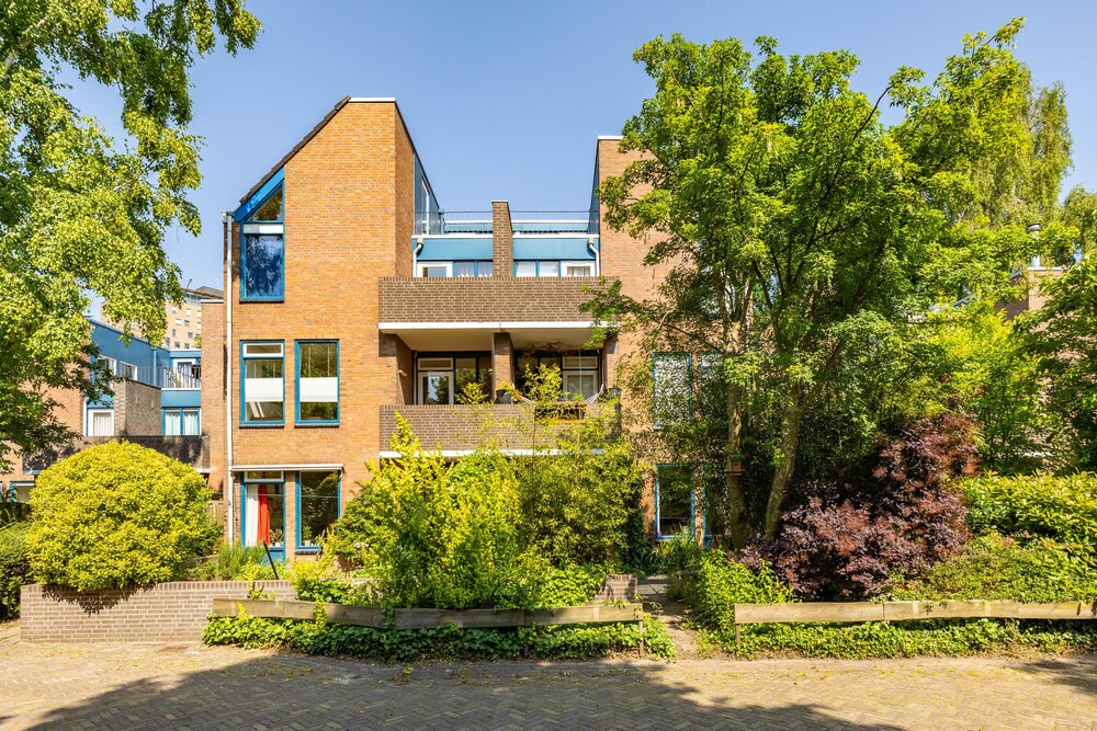 Petrus Campersingel 3157