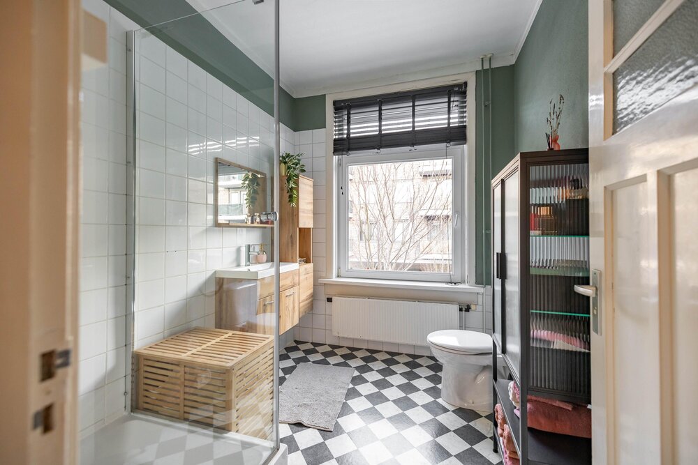 E. Thomassen à Thuessinklaan 20, 9713 JV Groningen - € 325.000 k.k. - ben-s Makelaars Groningen